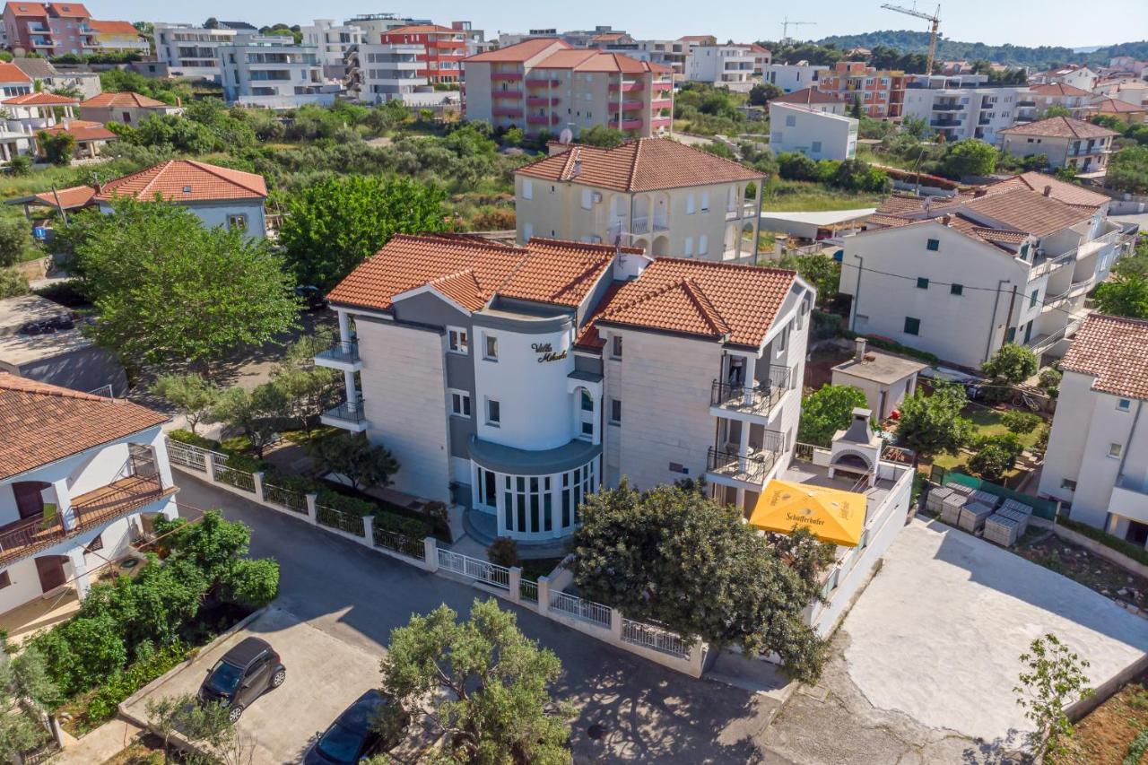 Island Resort Mihaela - Happy Rentals Трогір Екстер'єр фото