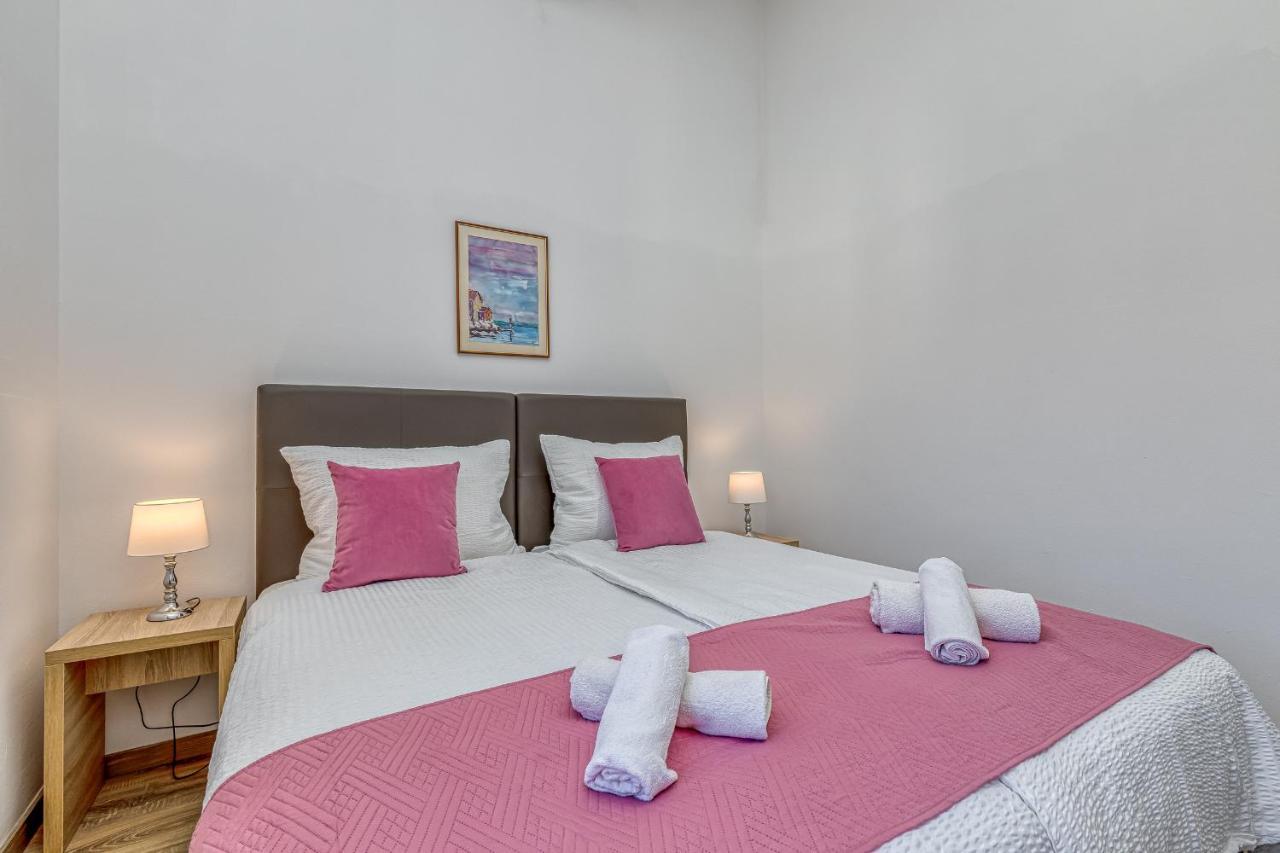Island Resort Mihaela - Happy Rentals Трогір Екстер'єр фото