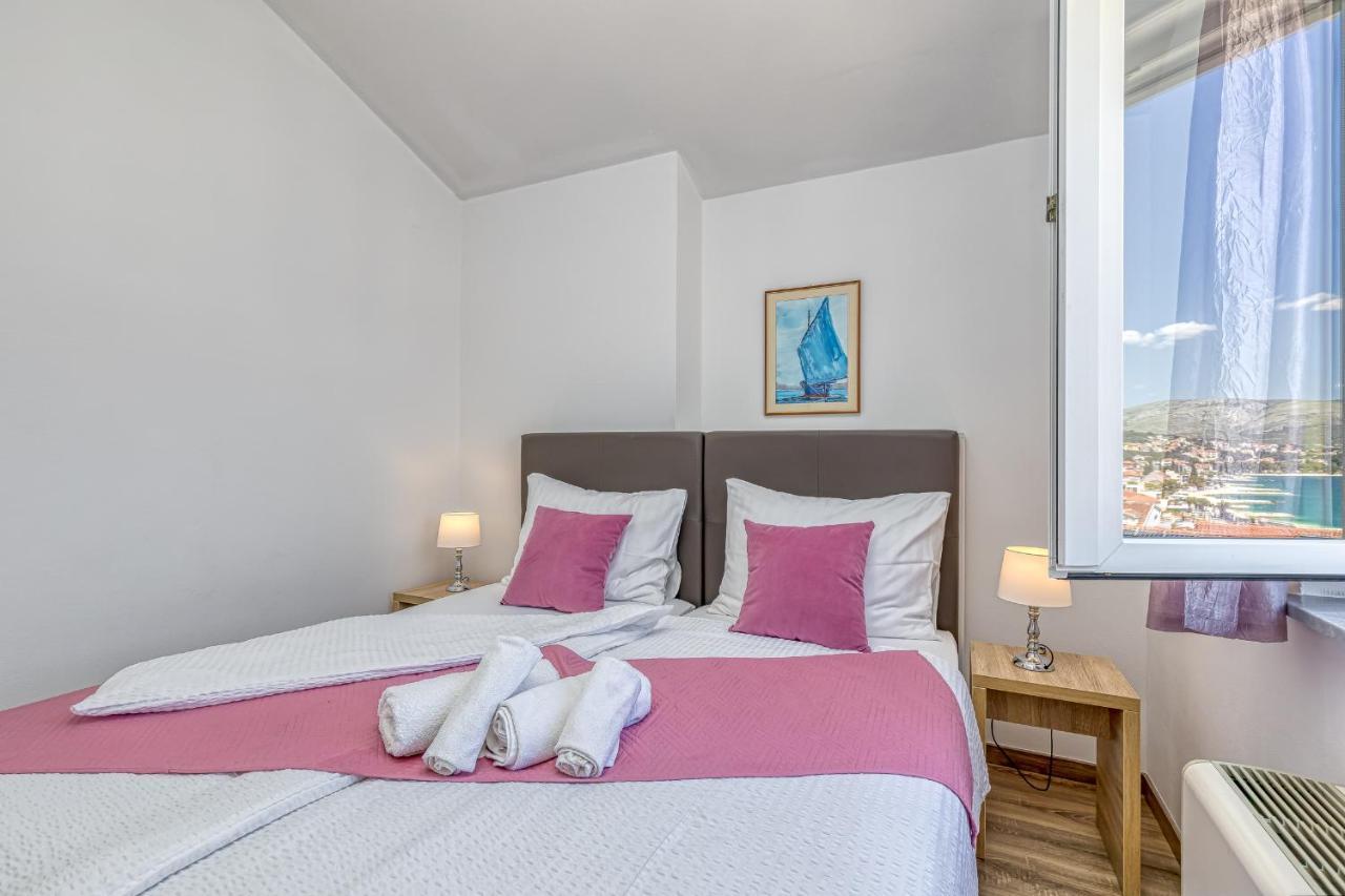 Island Resort Mihaela - Happy Rentals Трогір Екстер'єр фото