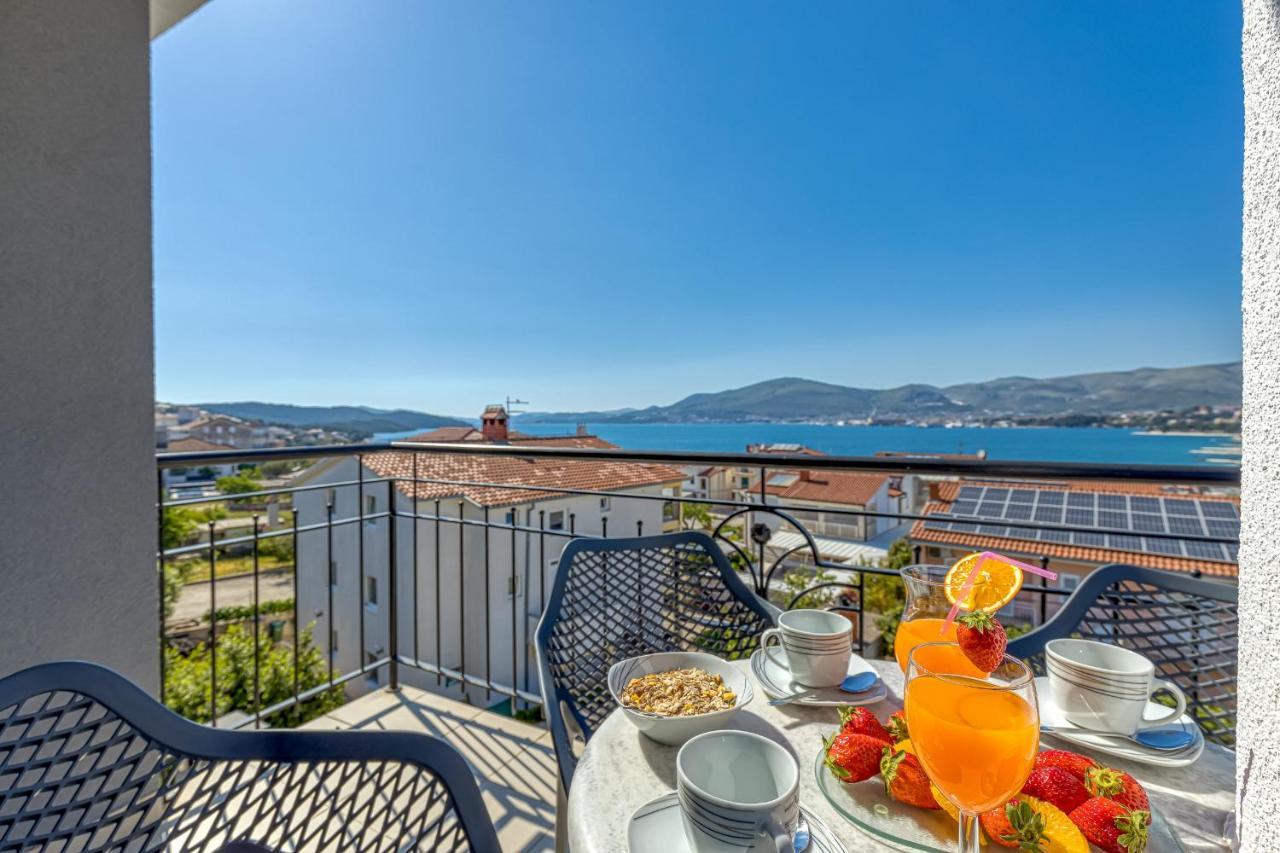 Island Resort Mihaela - Happy Rentals Трогір Екстер'єр фото